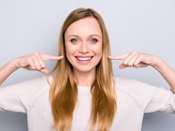 5 Makanan Pemutih Gigi Alami, dari Cuka Apel Sampai Nanas