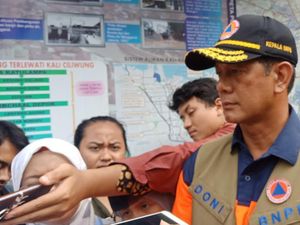 BNPB Minta Warga Tak Ragu Mengungsi Saat Banjir: Harta Dijaga TNI-Polri BNPB Minta Warga Tak Ragu Mengungsi Saat Banjir: Harta Dijaga TNI-Polri