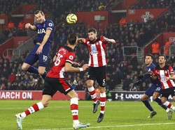 Di menit ke-74, Kane harus keluar karena mengalami problem di pahanya. Mark Kerton/PA via AP.