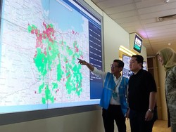 Erick Thohir Pantau Kondisi Listrik Terdampak Banjir