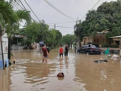 Daftar Titik yang Masih Tergenang Banjir di Jabodetabek Pagi Ini
