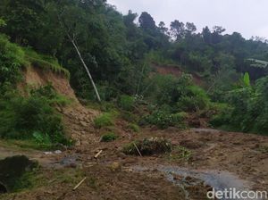 Akses Tertutup, Korban Longsor di Sukajaya Bogor Belum Dapat Bantuan