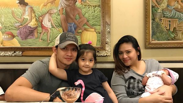 Audy Item Jadi Korban Banjir, Intip Momen Kulineran Serunya