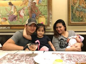 Audy Item Jadi Korban Banjir, Intip Momen Kulineran Serunya