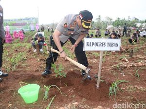 Tanam 1.500 Pohon, Warga dan Polisi Tuban Sedekah ke Bumi Wali