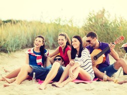 Liburan Seru di Tengah Terik Matahari Tanpa Takut Wajah Kusam