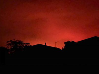 Fenomena Langit Merah Darah di Australia