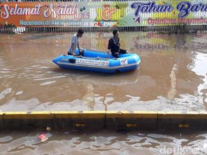 Basuki, Anies dan Berhentinya Normalisasi Ciliwung Basuki, Anies dan Berhentinya Normalisasi Ciliwung