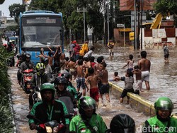 Sehari, Pengguna Gojek Kumpulkan Rp 100 Juta untuk Korban Banjir