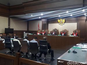 Anak Buah Gubernur Nurdin Ngaku Diminta Cari Uang Biayai Saksi Pemilu Anak Buah Gubernur Nurdin Ngaku Diminta Cari Uang Biayai Saksi Pemilu