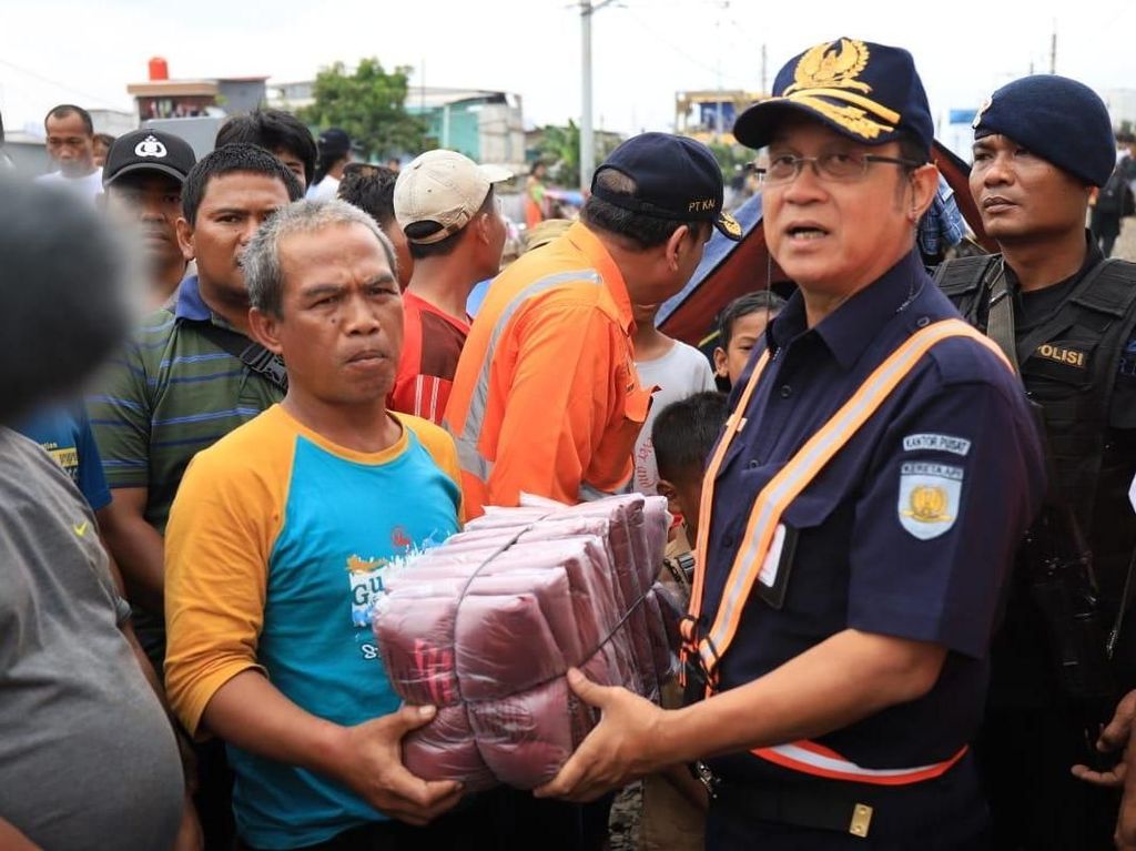 KAI Buka Rail Clinic Bantu Layanan Kesehatan Korban Banjir Jakarta KAI Buka Rail Clinic Bantu Layanan Kesehatan Korban Banjir Jakarta