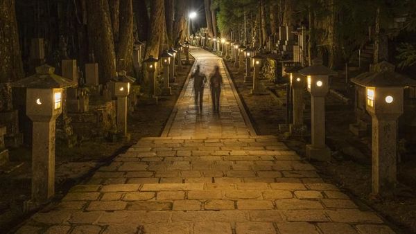 Foto: Melongok Kuburan Tempat Mayat Hidup