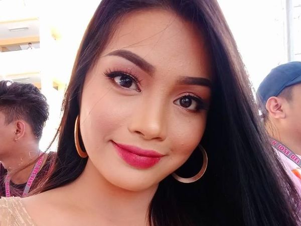 Potret Guru SMA Cantik yang Viral, Netizen Ingin Daftar ke Sekolahnya