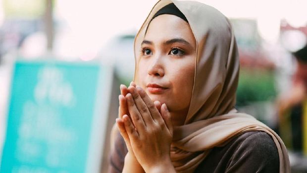 Portrait of a young muslim woman in Malaysia, Kuala Lumpur.