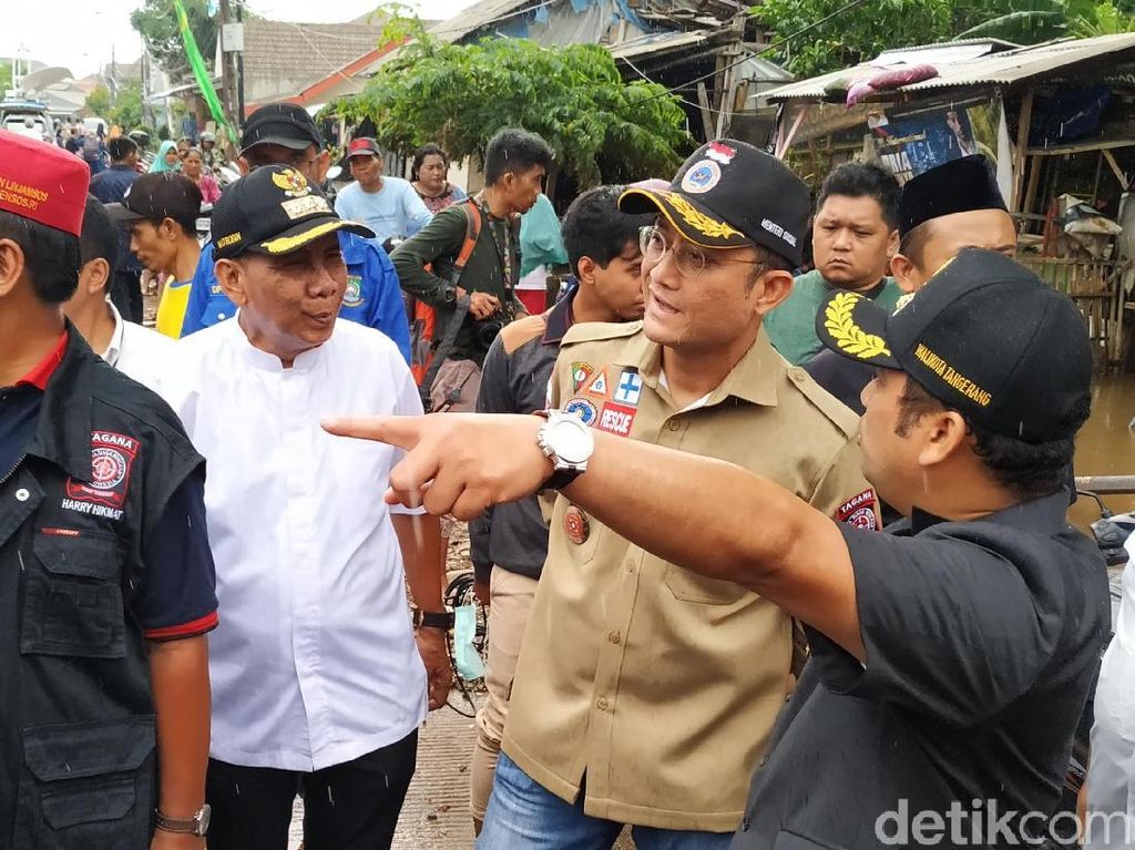 Didampingi Walkot Tangerang, Mensos Tinjau Banjir Ciledug Indah