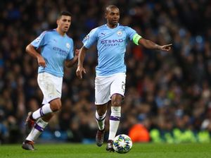 Disodori Kontrak Baru, Fernandinho Pilih Bertahan di City?