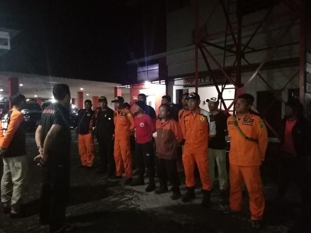 Basarnas Semarang Kirim Personel Bantu Tangani Banjir Jabodetabek