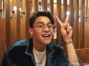 Cerita Ardhito Pramono yang Pernah Tabrakkan Mobil ke Tembok Cerita Ardhito Pramono yang Pernah Tabrakkan Mobil ke Tembok