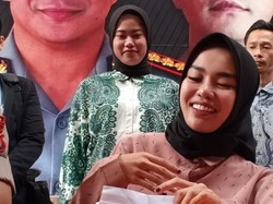Ibunda Bantah Turunkan Gen Bipolar ke Medina Zein