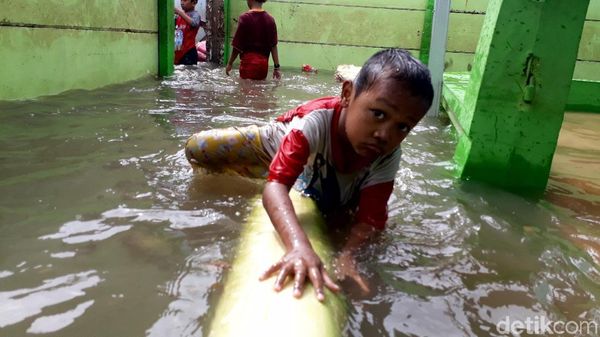 Kondisi Terkini Banjir di Kedoya Utara