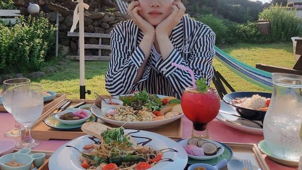 Resmi Pacari Momo TWICE, Ini 10 Momen Kuliner Heechul Saat Jomblo!