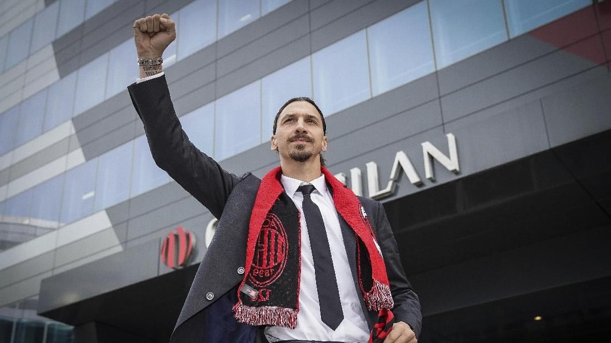 Zlatan Ibrahimovic resmi diperkenalkan sebagai pemain anyar AC Milan. (Foto: Spada/LaPresse via AP)