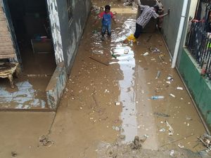 645 PNS Pemprov DKI Izin Cuti karena Rumah Terendam Banjir 645 PNS Pemprov DKI Izin Cuti karena Rumah Terendam Banjir