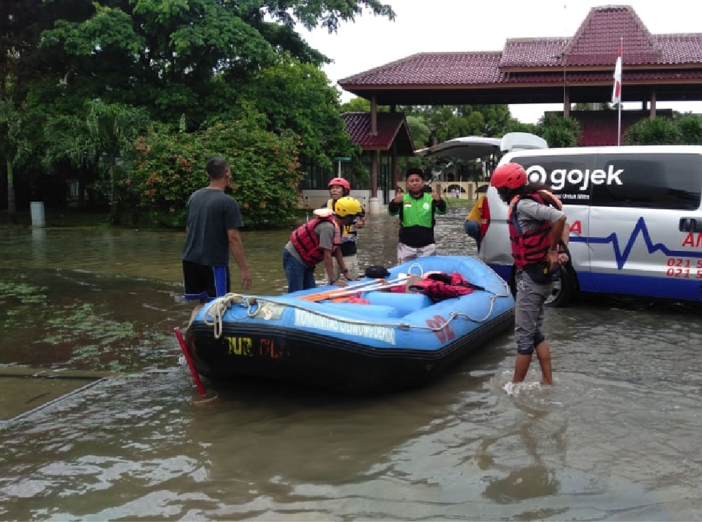 Pemerintah Apresiasi Inisiatif Gojek Bantu Korban Banjir Pemerintah Apresiasi Inisiatif Gojek Bantu Korban Banjir