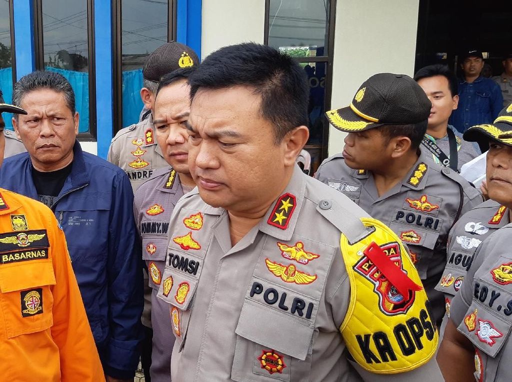 Polisi Sebut 5 Korban Longsor Lebak Belum Dievakuasi: Medannya Lumpur Polisi Sebut 5 Korban Longsor Lebak Belum Dievakuasi: Medannya Lumpur