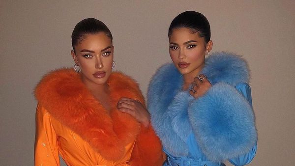 Foto: Gaya Kembar Kylie Jenner dengan Sahabatnya yang Tak Kalah Seksi