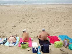 Nambah Lagi Pantai Nudis di Dunia, tapi yang Ini Cuma Boleh Topless