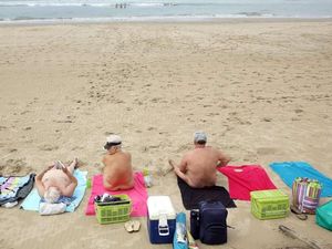 Foto: Pantai Nudis Untuk Liburan Telanjang Bulat Foto: Pantai Nudis Untuk Liburan Telanjang Bulat