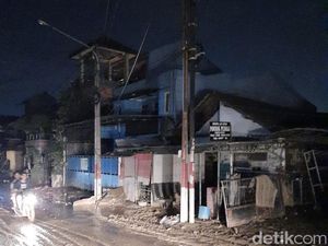 Banjir Surut, Listrik di Pondok Gede Permai Bekasi Masih Padam