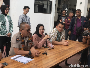 Pernyataan Bertolak Belakang Medina Zein-Ibunda soal Gen Bipolar