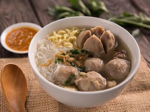 7 Rekomendasi Bakso Enak di Bandung, Nikmatnya Bikin Nagih! 7 Rekomendasi Bakso Enak di Bandung, Nikmatnya Bikin Nagih!