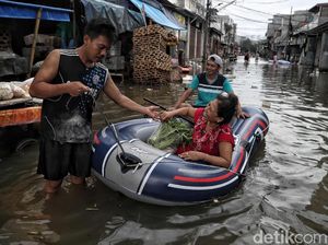 Ingin Sumbang Bantuan untuk Korban Banjir? Ini 16 Daftar Posko Banjir
