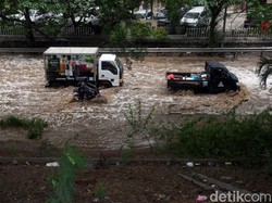 Rawan Banjir, Pastikan Seal-seal Mobil Rapat