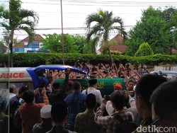 Jenazah Yunahar Diberangkatkan dari Kantor Muhammadiyah ke Masjid Gedhe