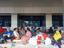 Banjir Cipinang Melayu Jaktim Surut, Warga Masih Bertahan di Pengungsian