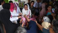 Iriana Jokowi Kunjungi Korban Banjir di Banten