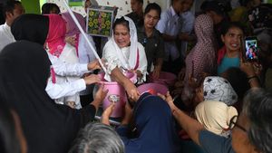 Iriana Jokowi Kunjungi Korban Banjir di Banten