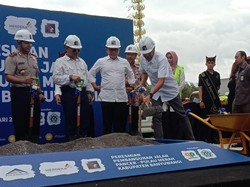 Jalan Penghubung Pantai Pancer dan Pulau Merah Akan Lebih Nyaman dan Lebar