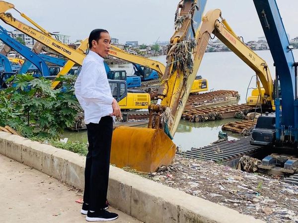 Momen Jokowi Diam-diam Sidak ke Waduk Pluit