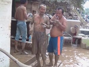 Pak Wali Kota Bekasi, Warga Korban Banjir Butuh Air Bersih!