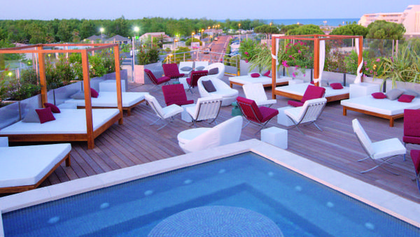 Foto: Hotel Tempat Turis Bebas Berbugil Ria