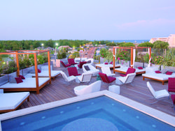 Foto: Hotel Tempat Turis Bebas Berbugil Ria