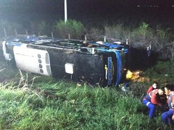 Bus Terguling di Tol Kanci-Pejagan, 2 Penumpang Terluka