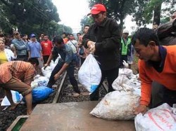 Disinggung Anies, Ini Momen Jokowi Berjibaku Bereskan Banjir DKI 2013