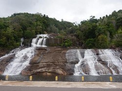 Foto: Air Terjun 7 Tingkat di Titik Terdepan Indonesia