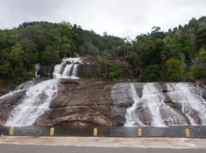 Foto: Air Terjun 7 Tingkat di Titik Terdepan Indonesia Foto: Air Terjun 7 Tingkat di Titik Terdepan Indonesia